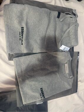Essentials dark oatmeal set shirt&short